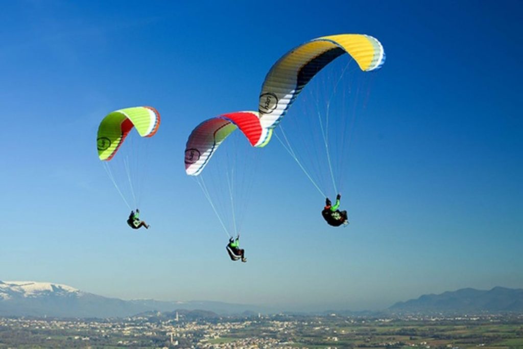 Paragliding in Manali